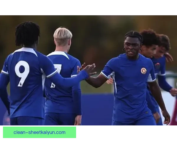 英超纽卡在对阵切尔西的关键战役中状态回暖，亟待争夺欧战名额。